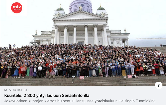 MTV Uutiset kertoo Kuorojen Kierroksen kokokohdasta, yhteislaulusta Senaatintorin portailla.